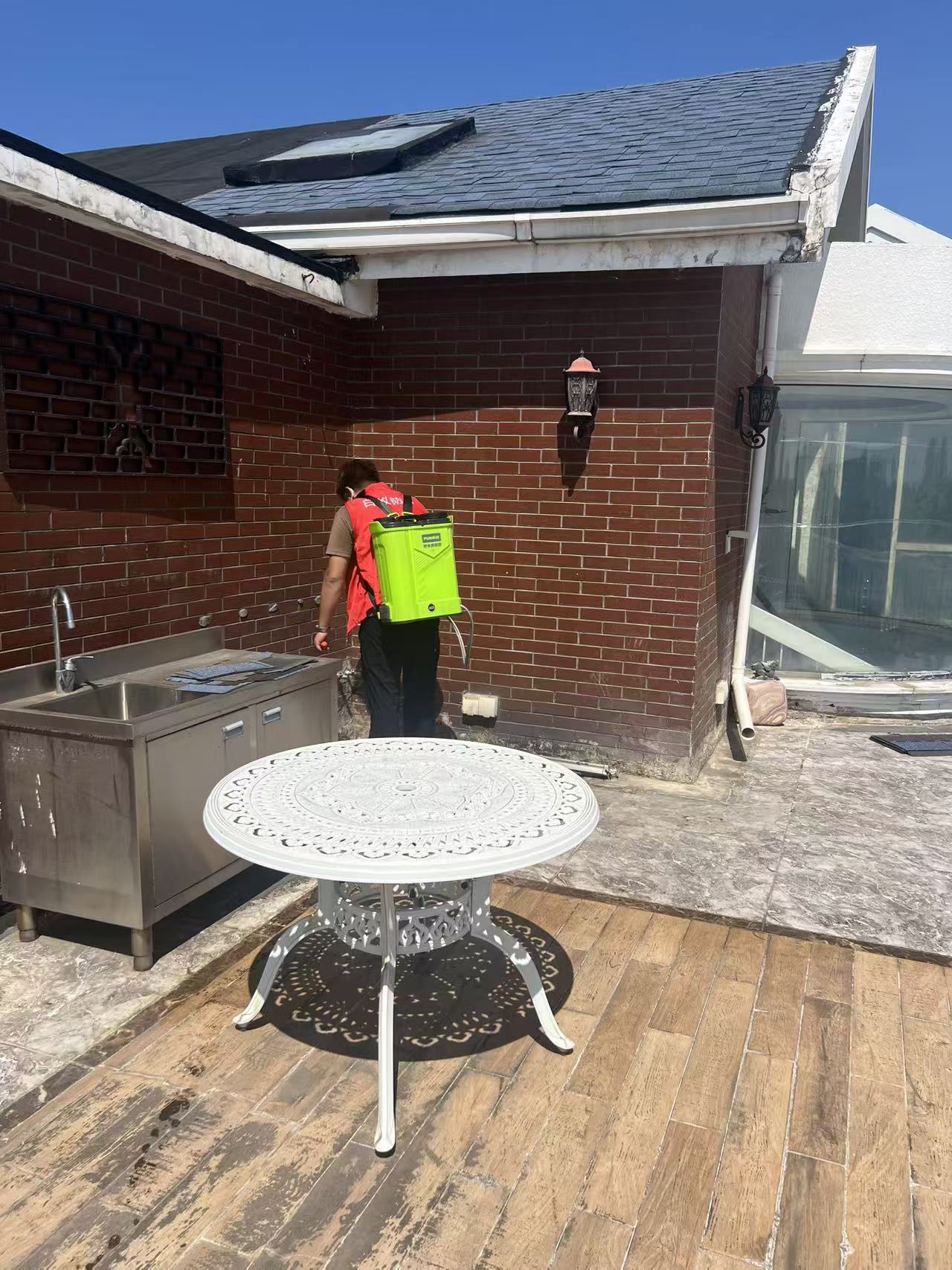 杭州市白蚁防治站：揭秘除白蚁药水成分：科学配方与安全使用指南